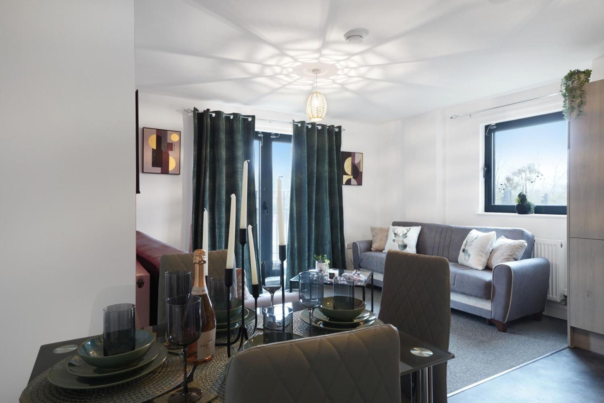 Modern Apartments With Free Parking Near Heathrow Colnbrook Екстериор снимка