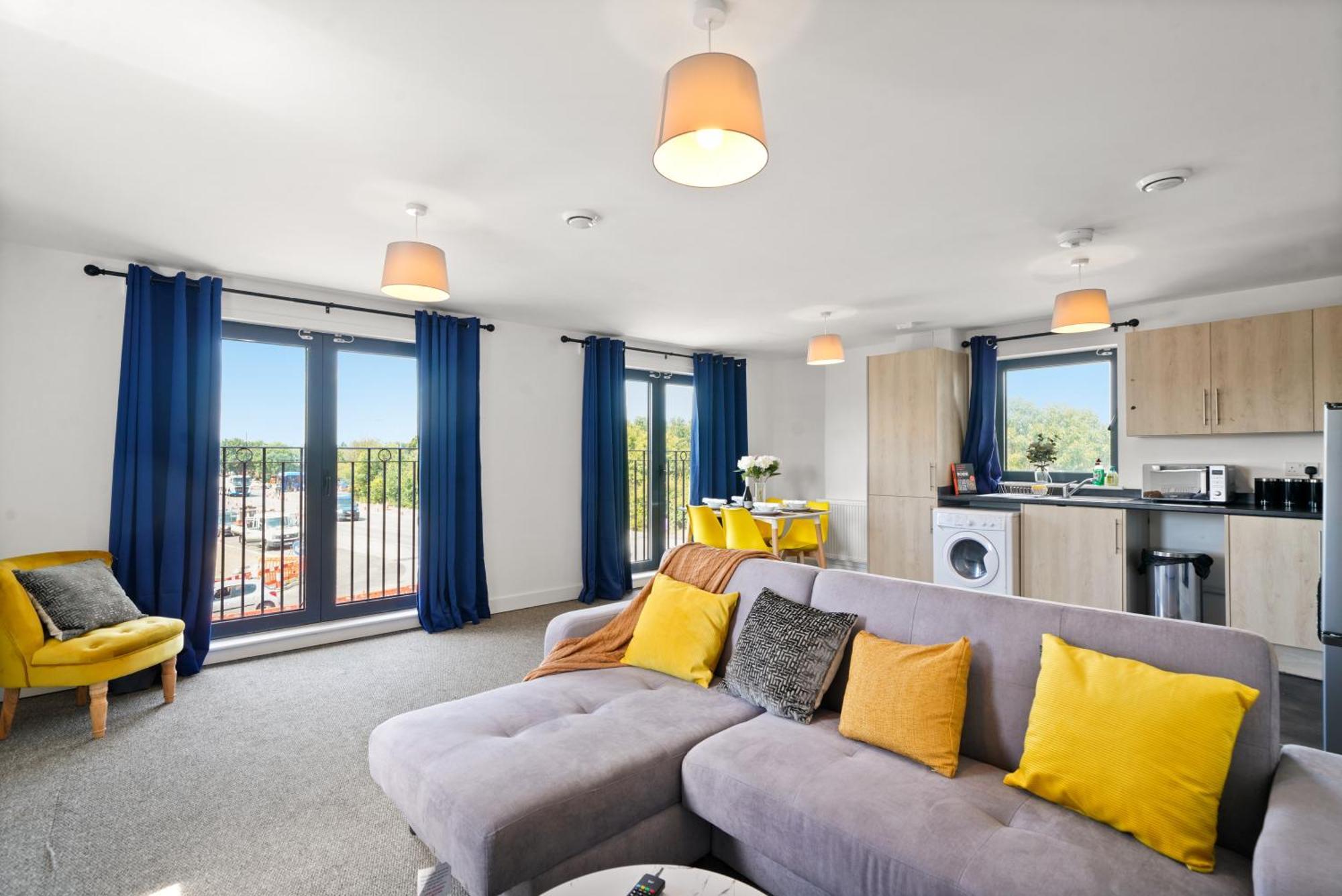 Modern Apartments With Free Parking Near Heathrow Colnbrook Екстериор снимка