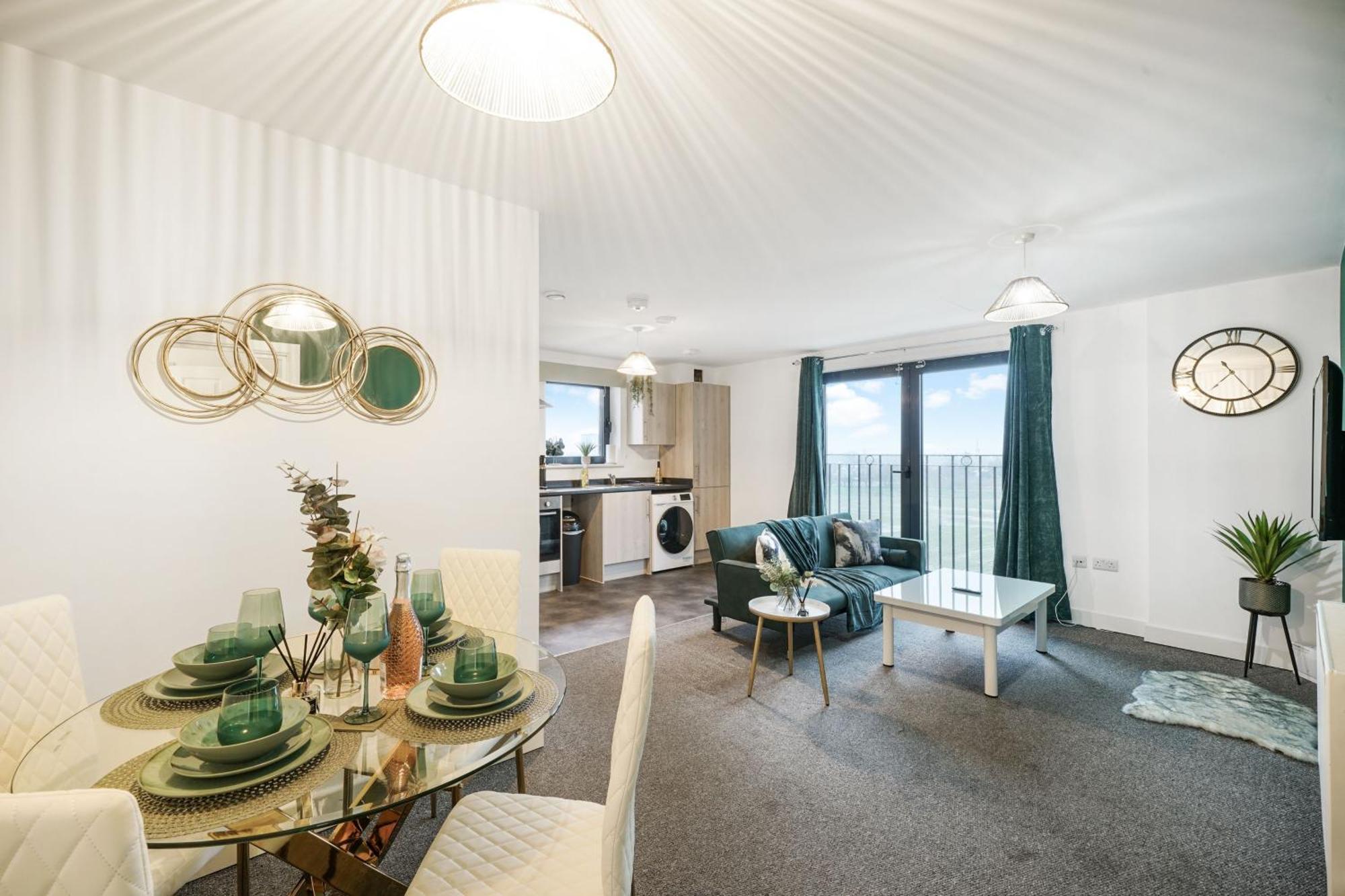 Modern Apartments With Free Parking Near Heathrow Colnbrook Екстериор снимка